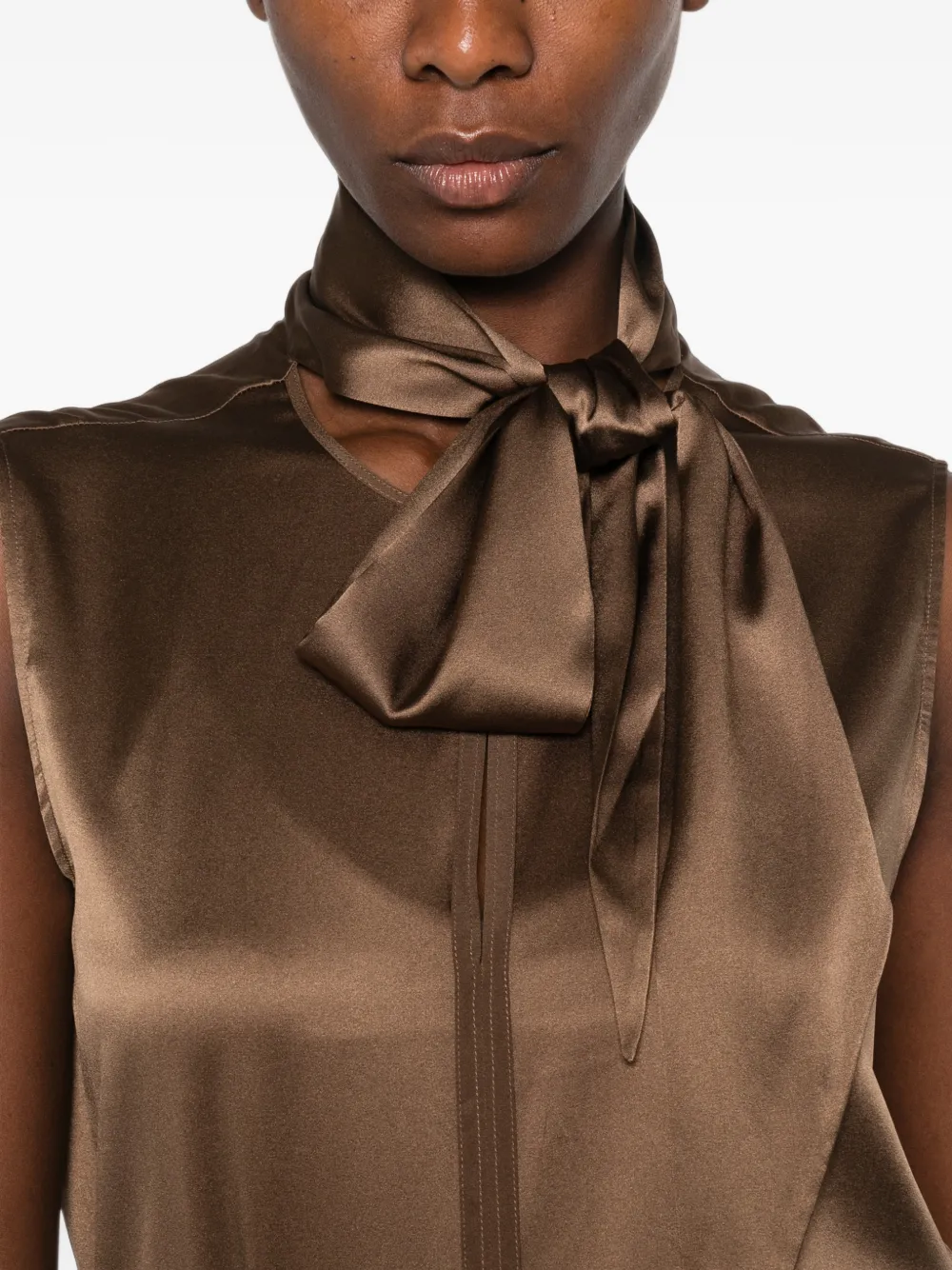 Dorothee Schumacher Sence of Shine mouwloze top met strikdetail Bruin
