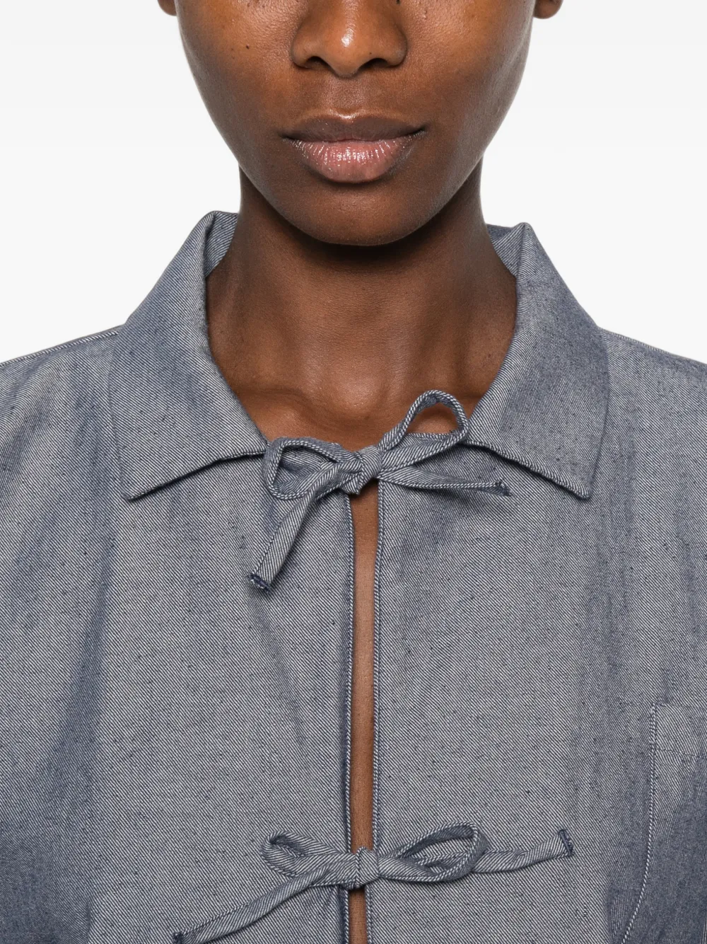 Baserange Liber blouse met striksluiting Blauw