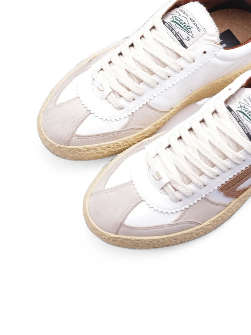 Puraai panelled leather sneakers Wit