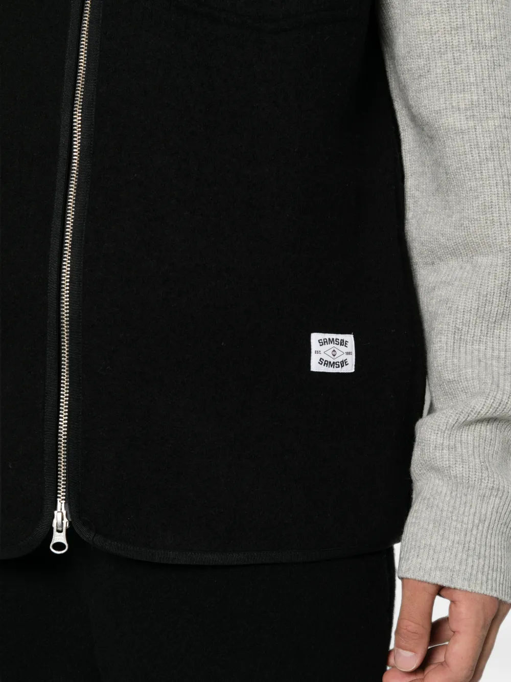 SAMSOE zip-up gilet Zwart