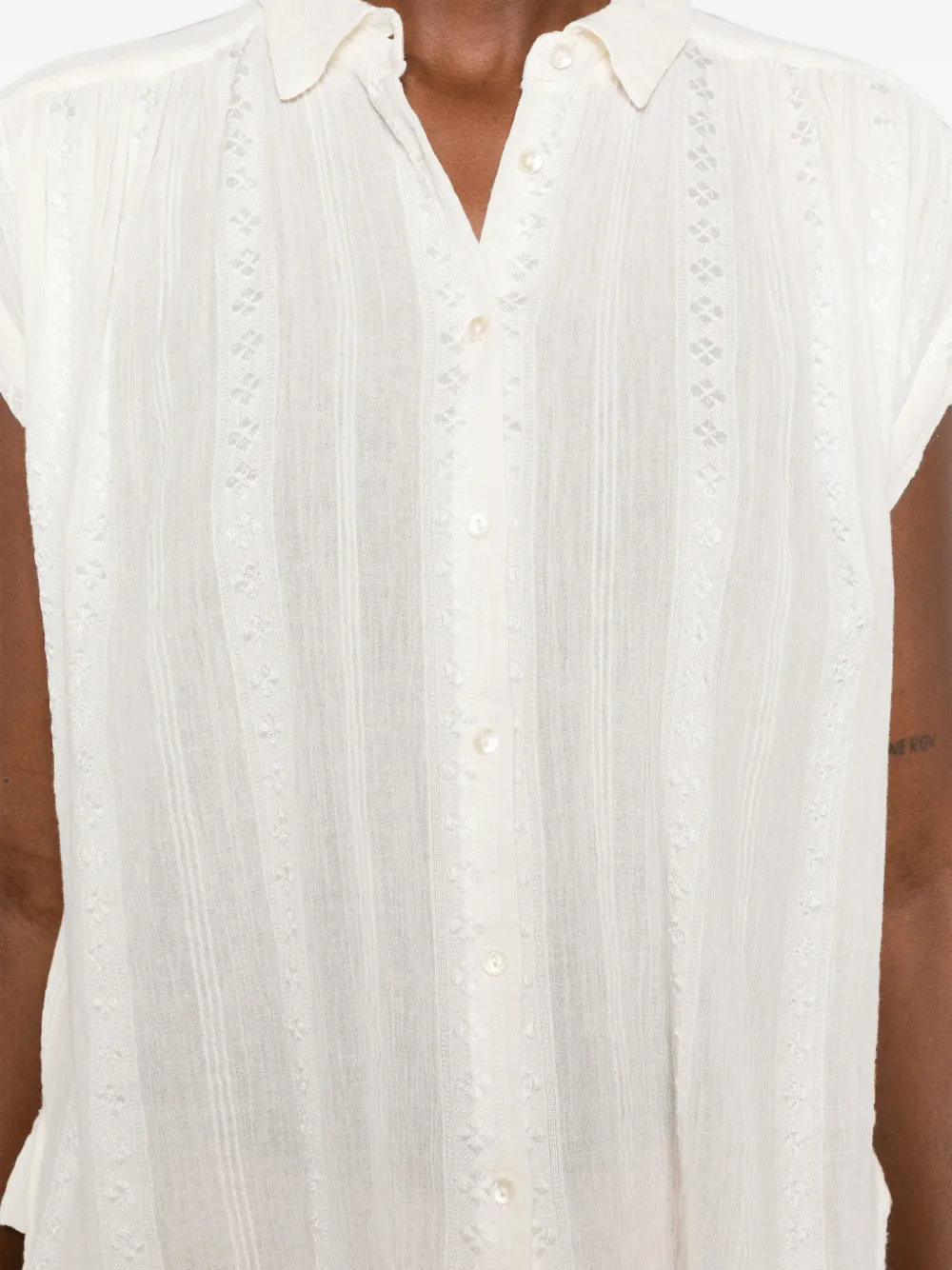 MAISON123 Derry mouwloze blouse met borduurwerk Beige