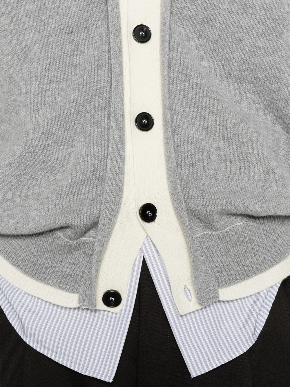 AMARANTO Vest met knoopsluiting en contrasterende afwerking Grijs