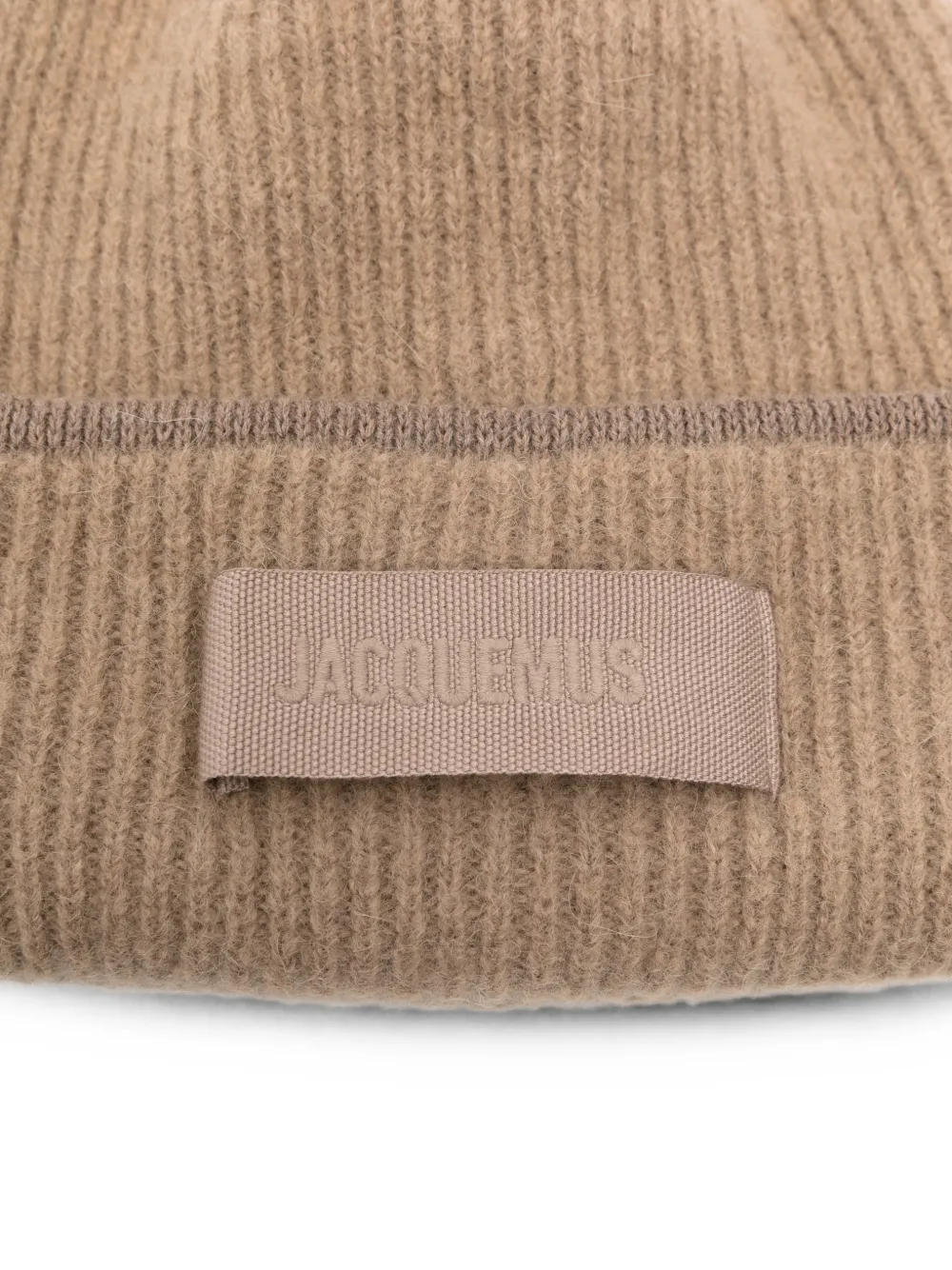 Jacquemus Ribgebreide muts Beige