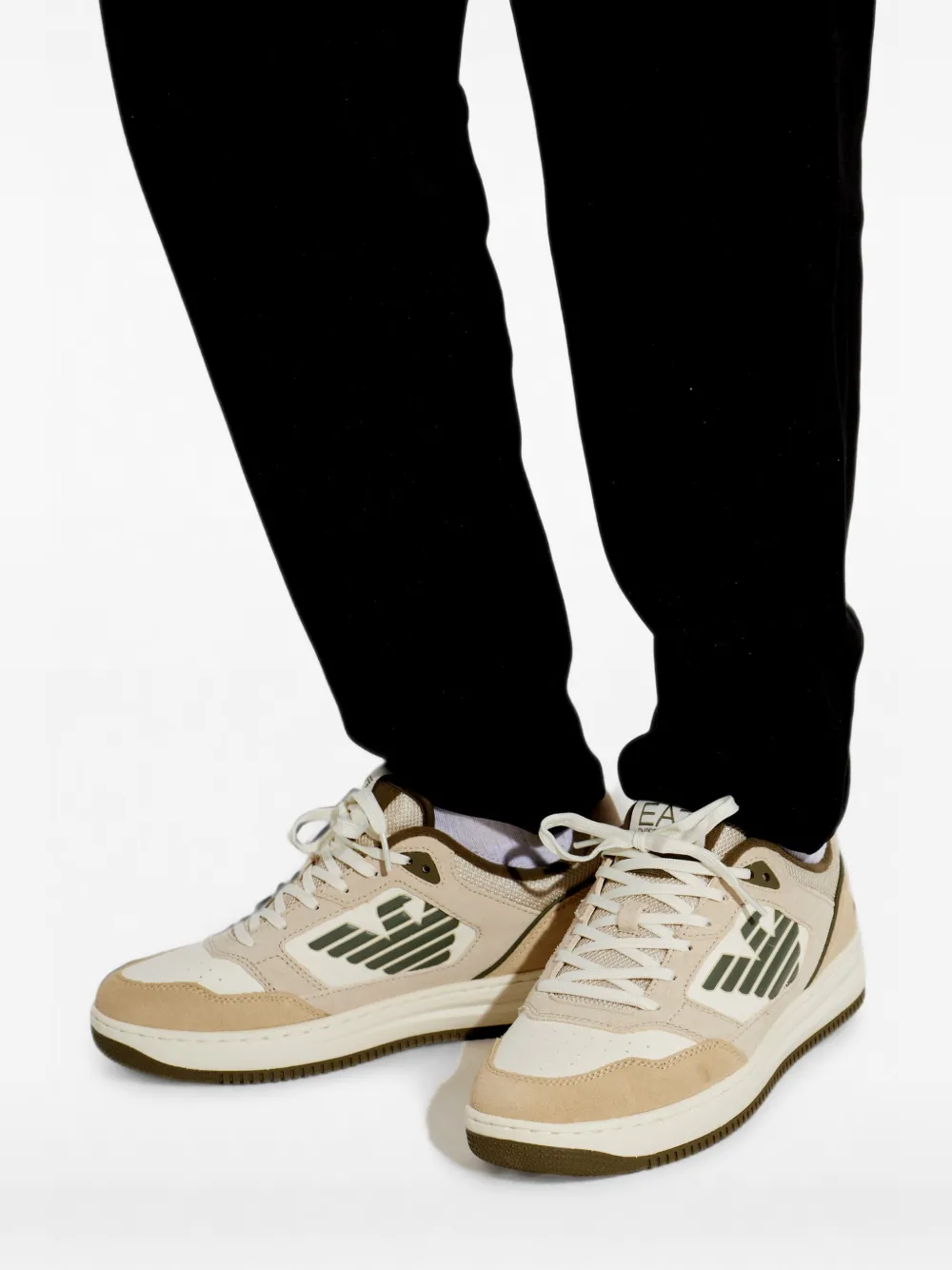Ea7 Emporio Armani logo-patch sneakers Beige