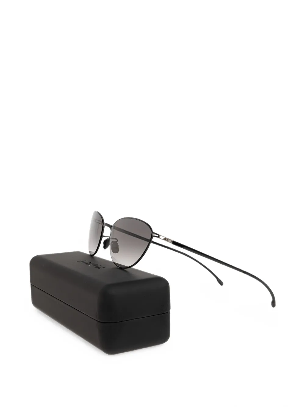 Mykita Lilia zonnebril met cat-eye montuur Zwart