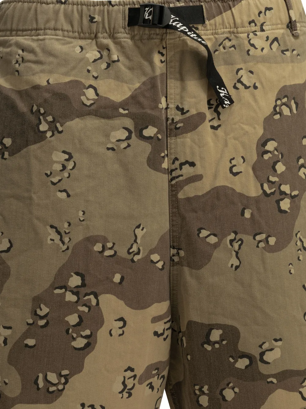 KAPITAL Shorts met camouflageprint Bruin