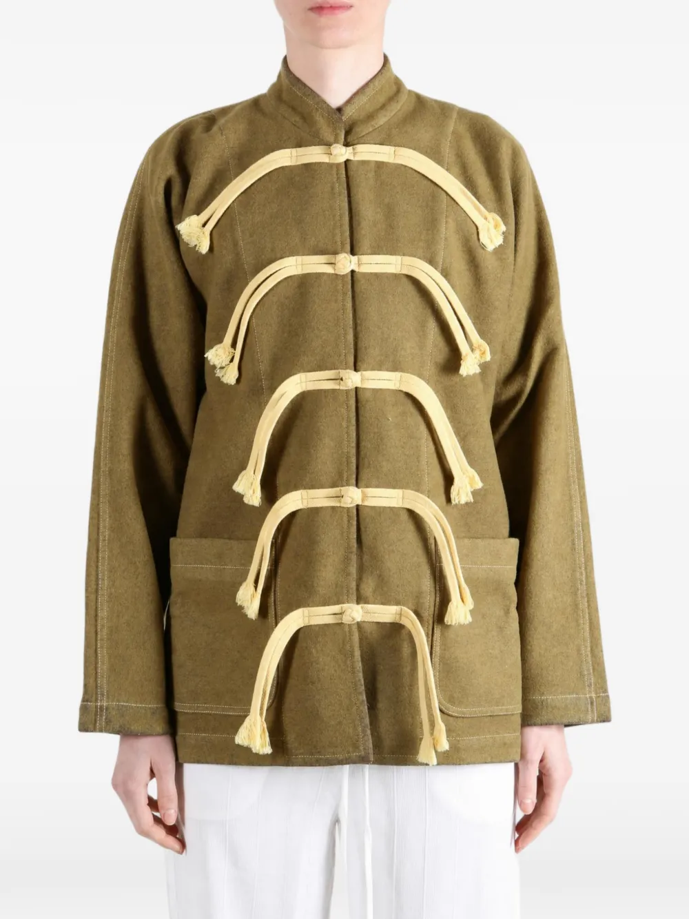 Uma Wang Kippy jack met opgestikte zak en kikkersluiting Beige