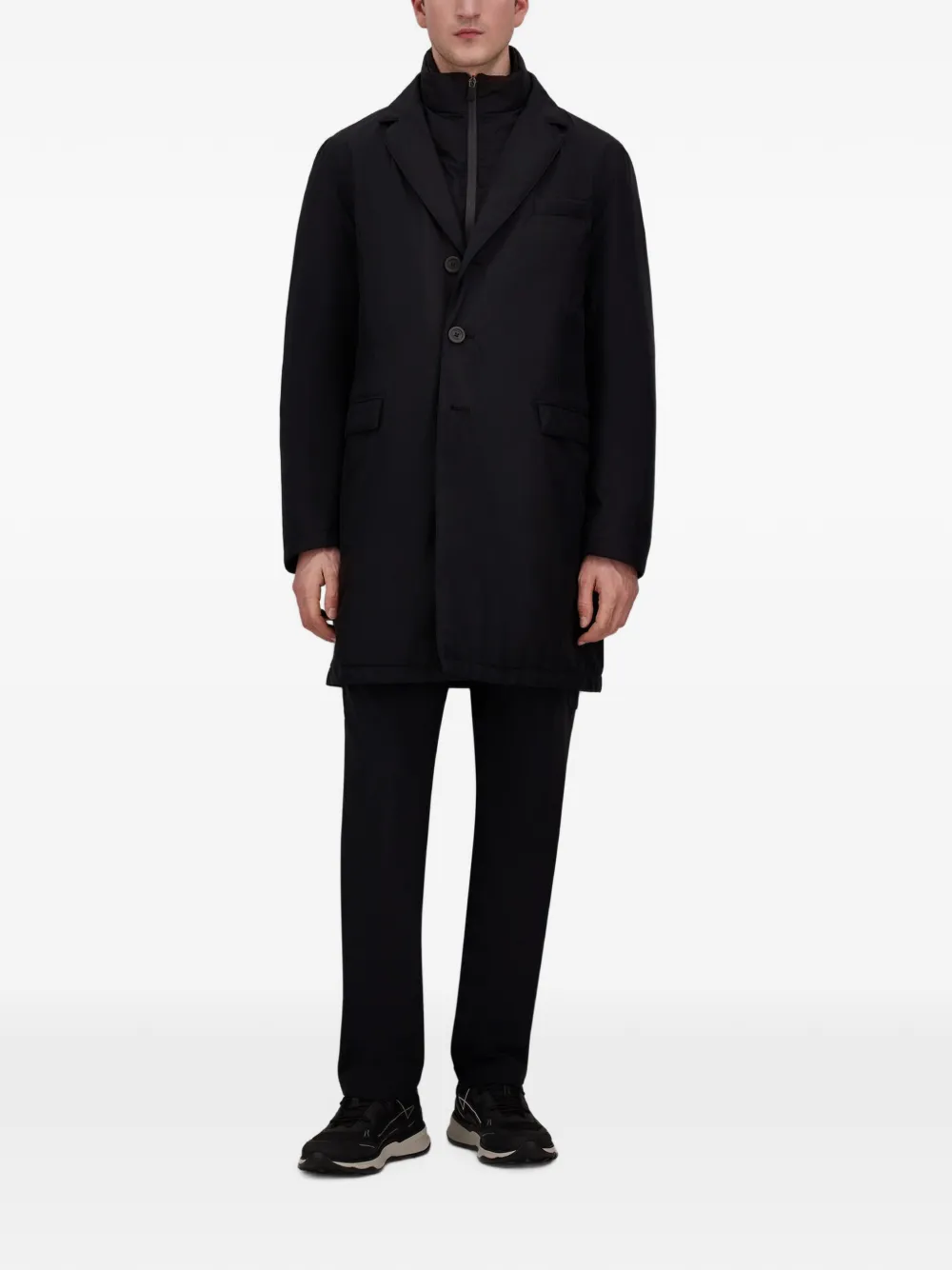 Herno Gore-Tex gelaagde jas met enkele rij knopen Zwart