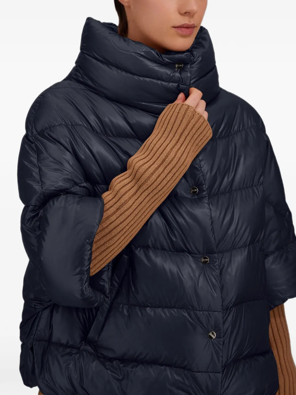 Herno Gewatteerde cape met hoge hals Blauw