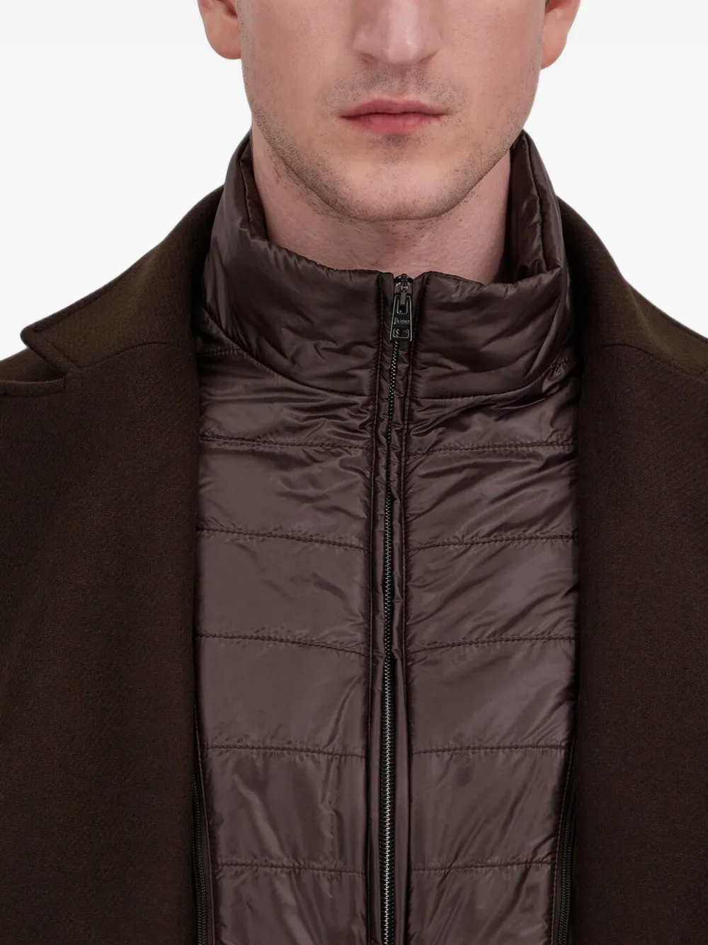 Herno Ultralight nylon jas met enkele rij knopen Bruin