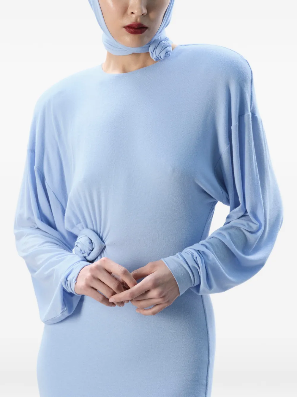 MANURÍ Gina maxi-jurk met roos-detail Blauw