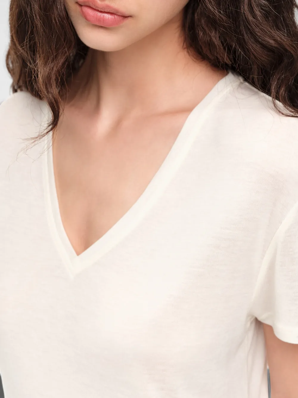 BIMBA Y LOLA ivory fluid V-neck T-shirt Wit