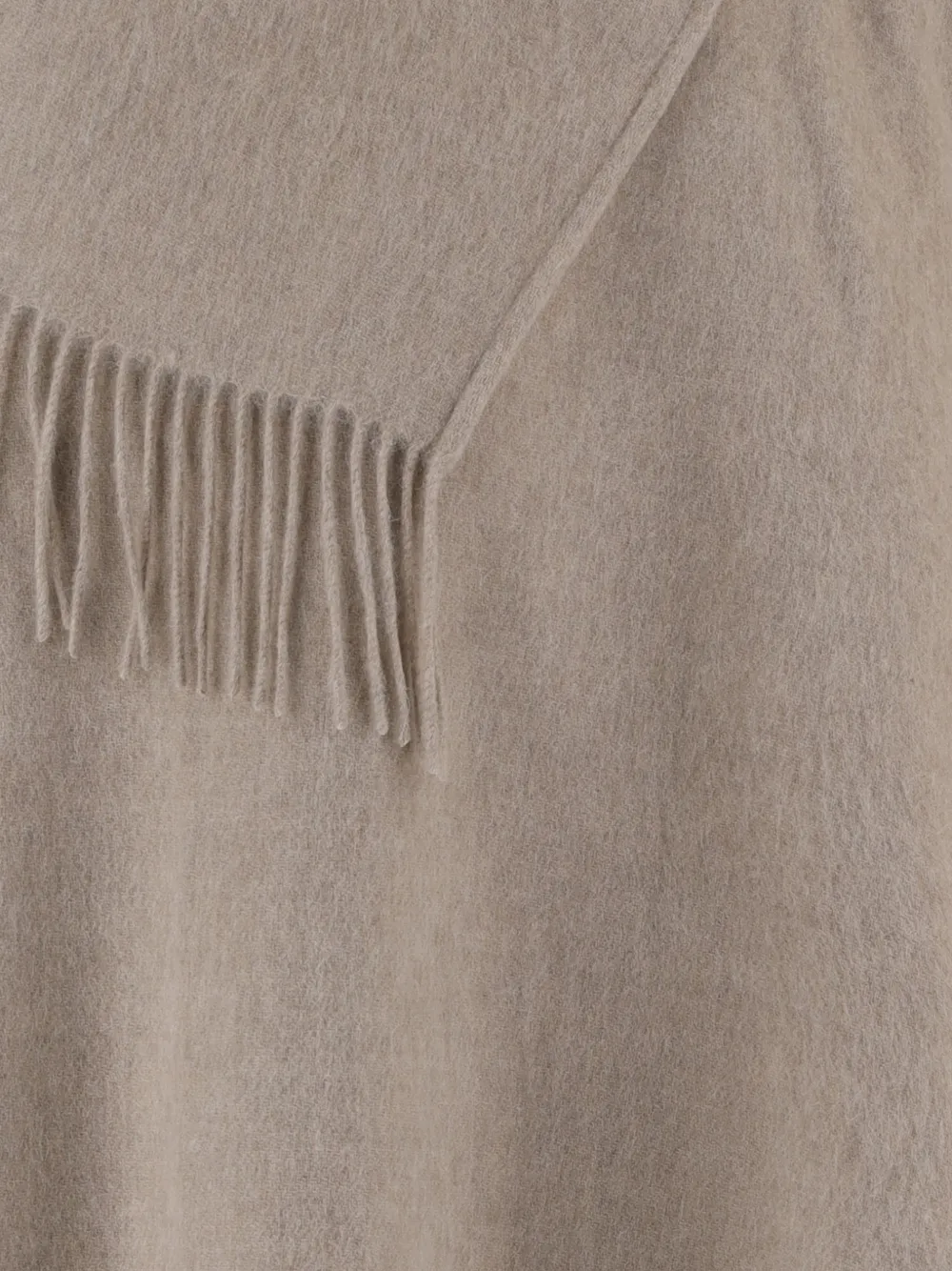 By Malene Birger Turtma wollen poncho met franje Beige