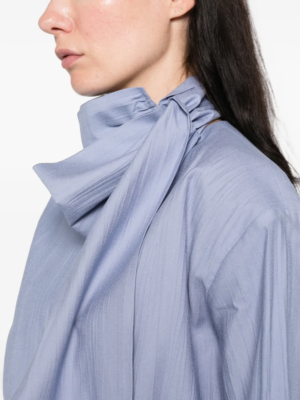 the M.. Lancaster blouse met strikkraag en gekreukte afwerking Blauw