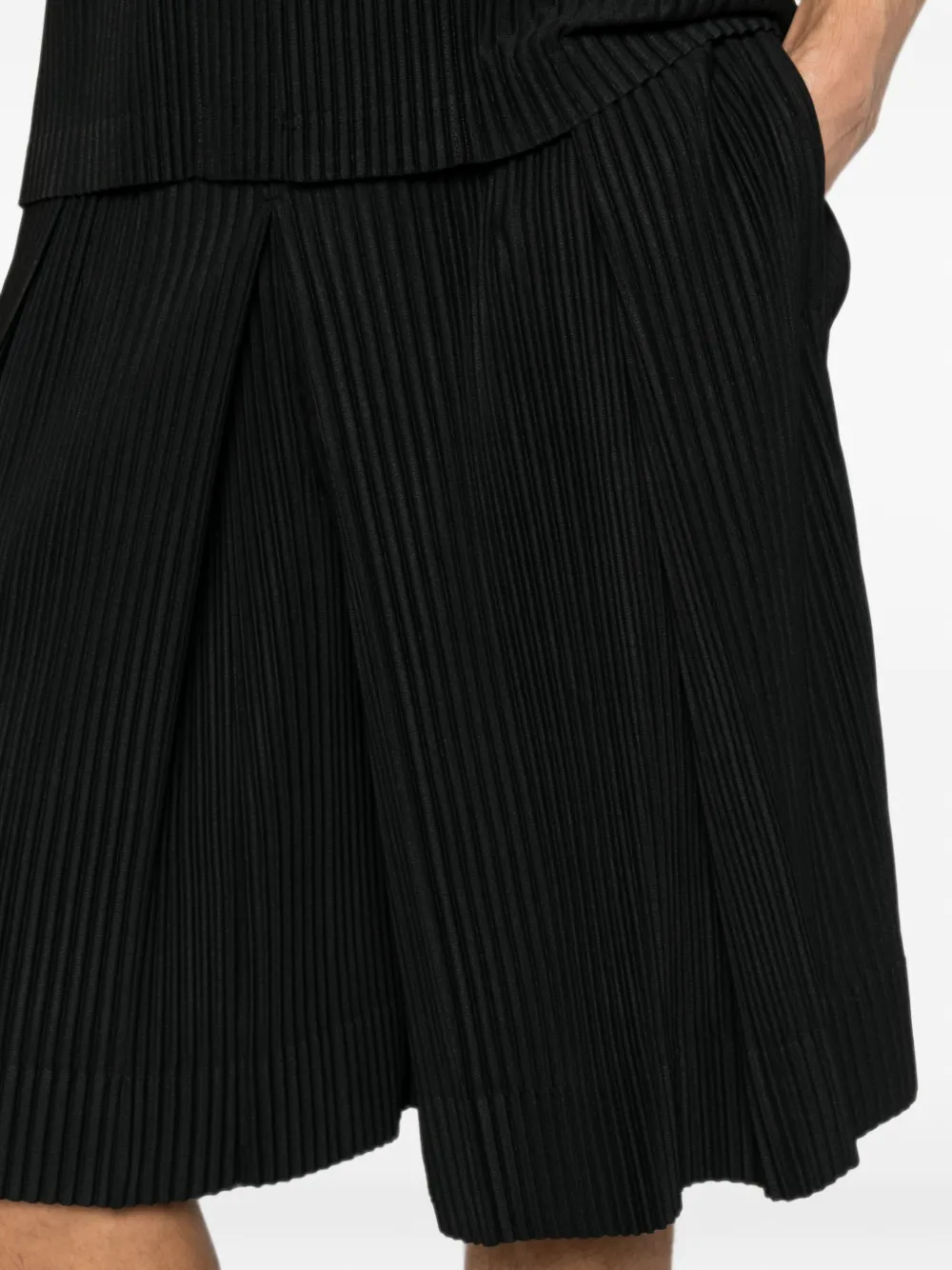 Homme Plissé Issey Miyake Geplooide shorts Zwart