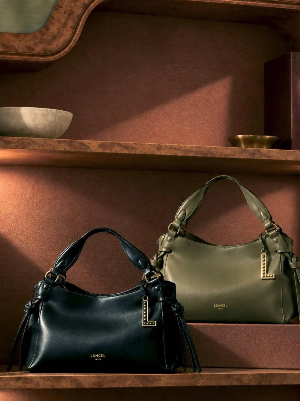 Lancel Swann mini-shopper van bewerkt leer Groen