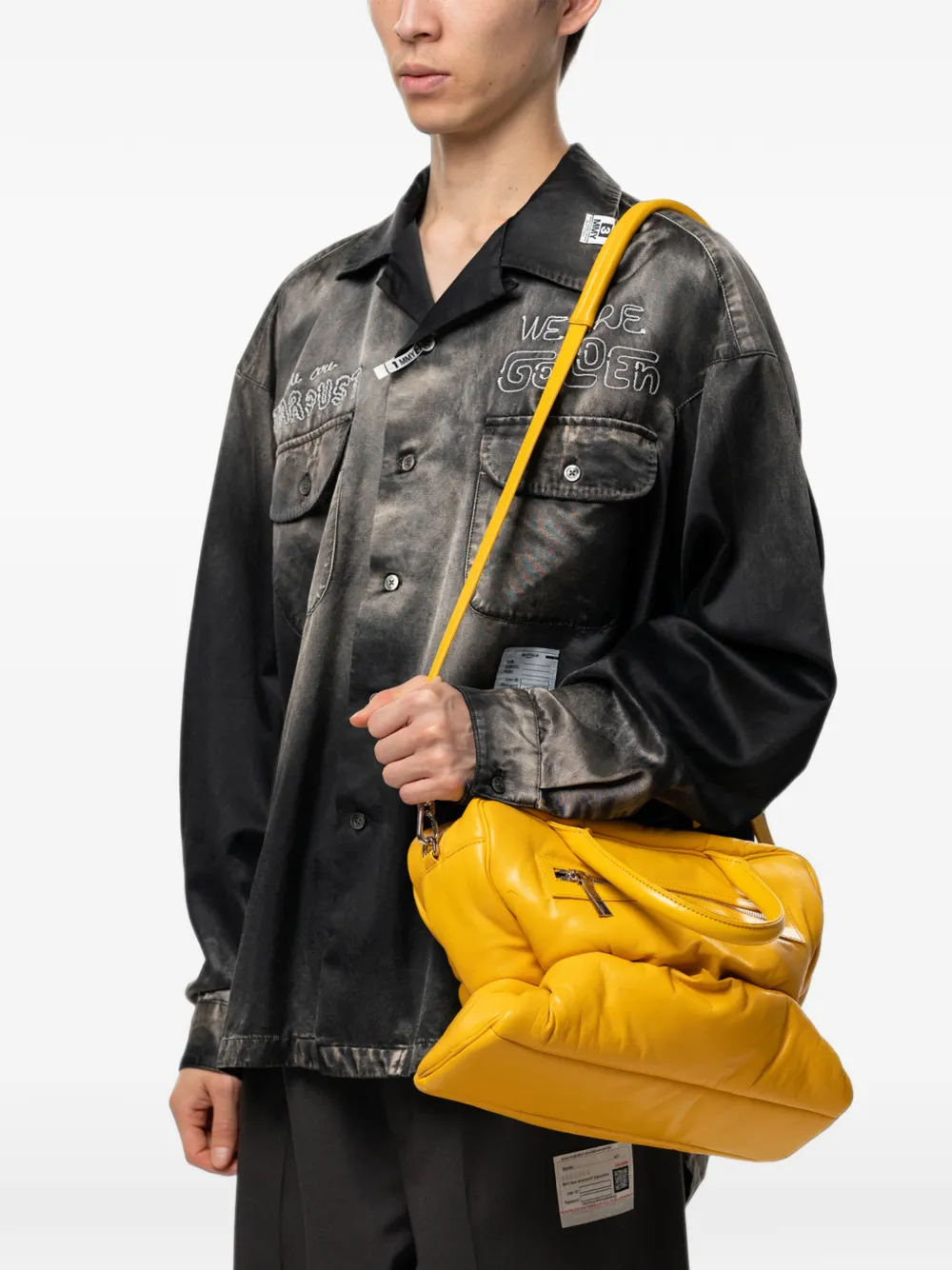 Maison MIHARA YASUHIRO "Pucker" vierkante gewatteerde tas Geel