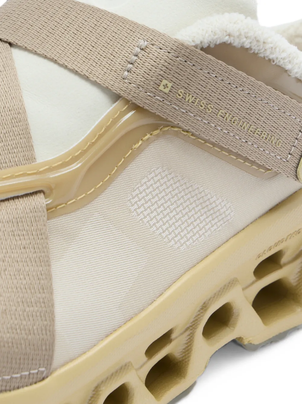 On x FKA Twigs Cloudm ster 3 sneakers Beige