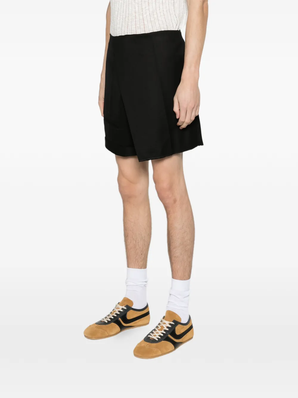 JW Anderson folded shorts in black Zwart