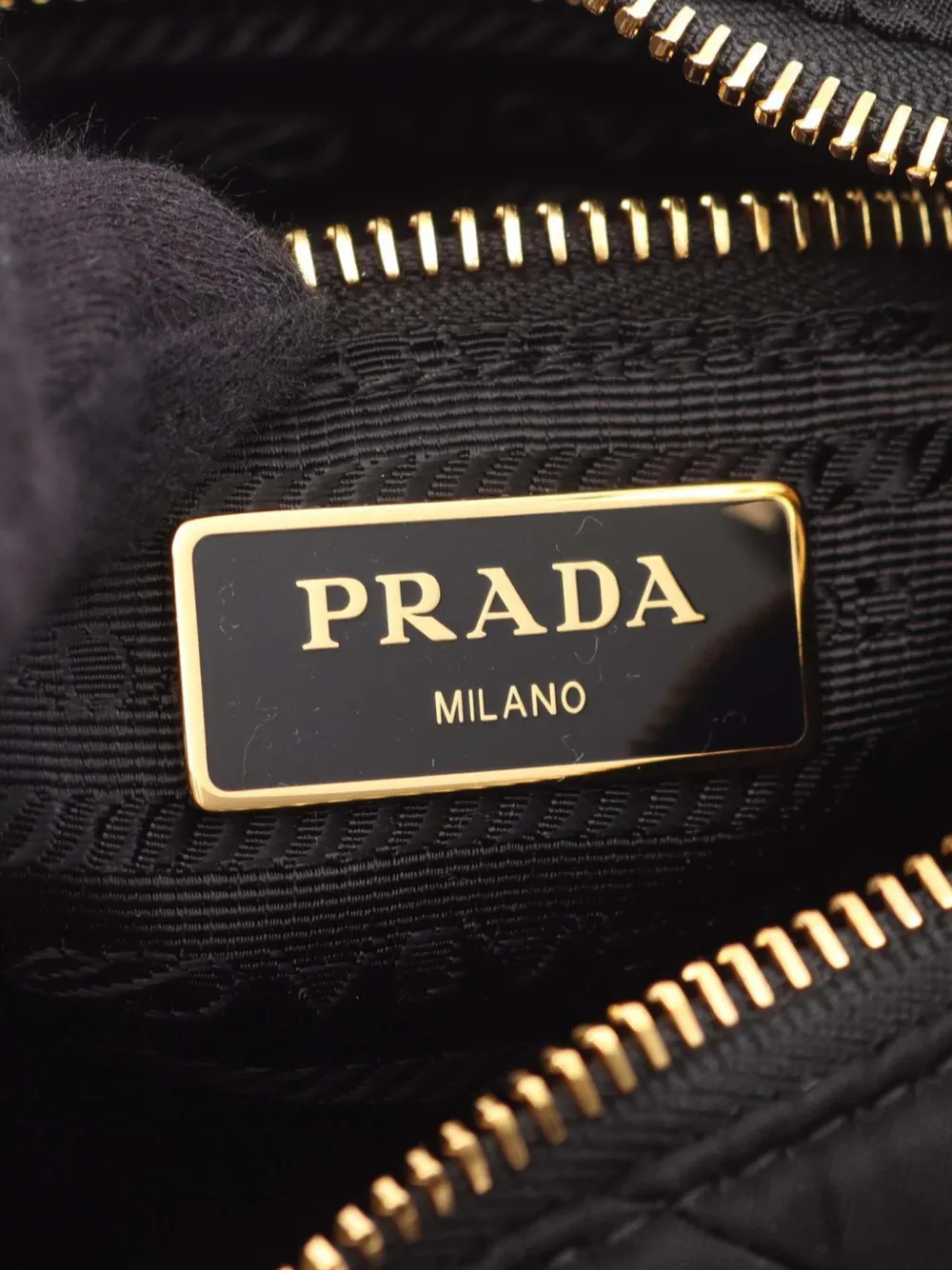 Prada Pre-Owned 2013-2026 Re-Nylon gewatteerde crossbodytas Zwart