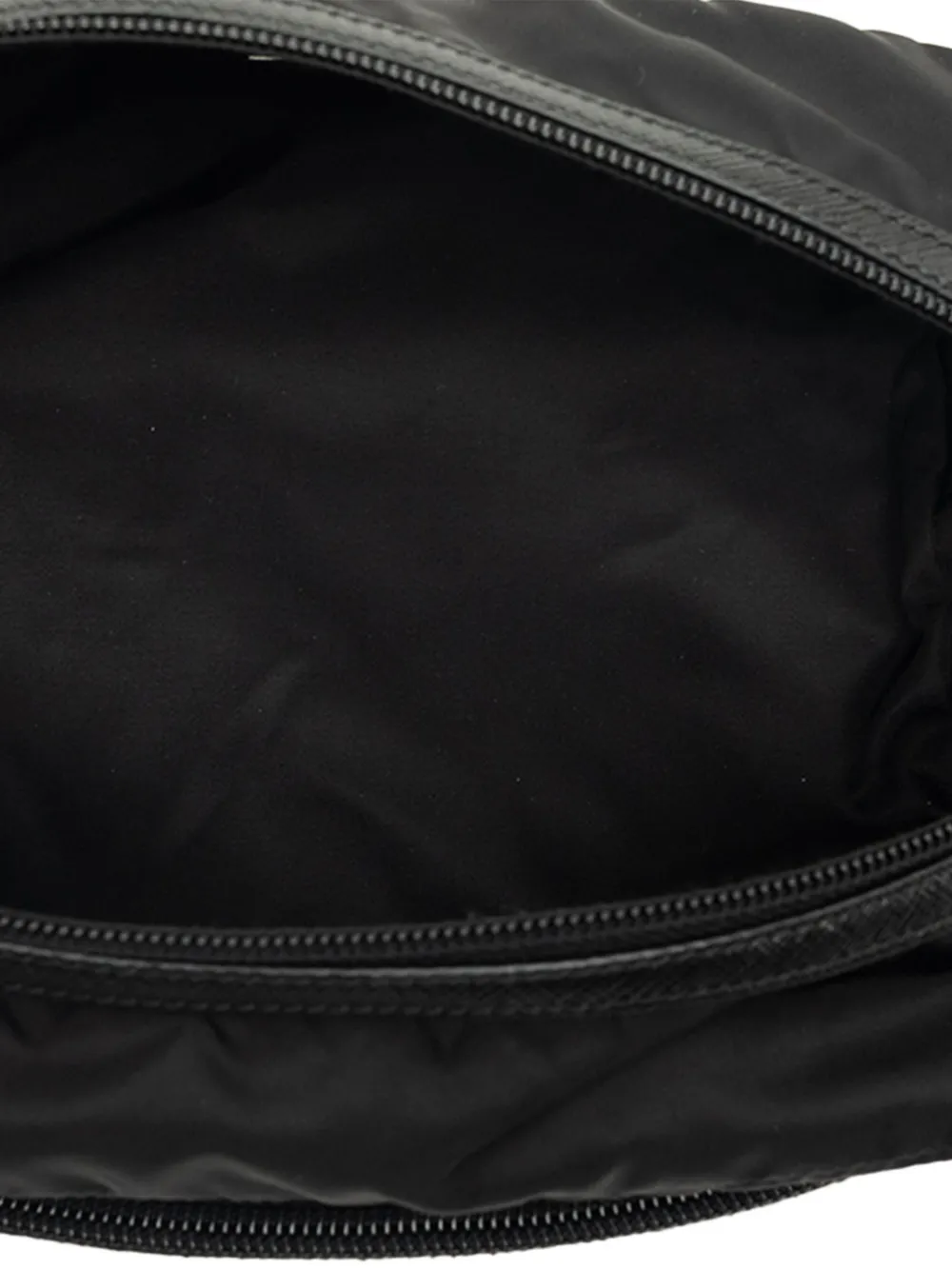 Prada Pre-Owned 2013-2026 Saffiano Tessuto buidel met afwerking Zwart