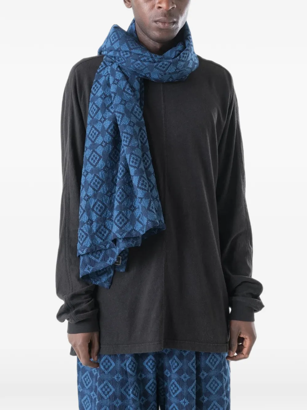Maharishi Komon Aizome Geometric-pattern Scarf In Blue