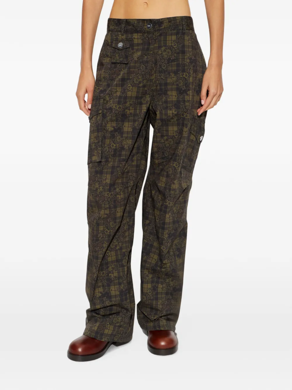 GANNI floral-print check cargo pants Groen