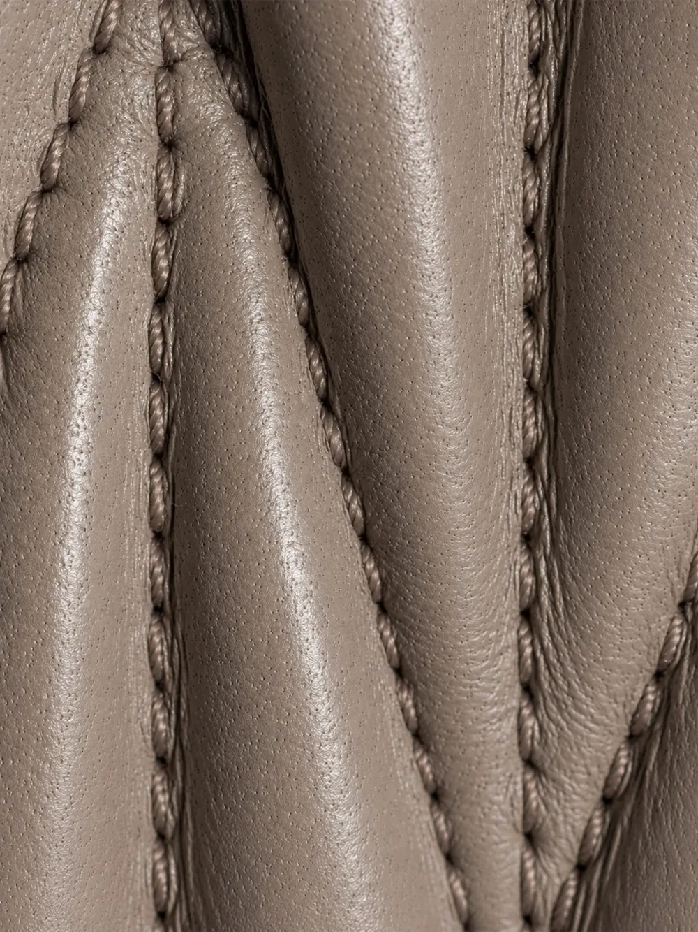 Miu Matelassé kleine nappa leren portemonnee Beige