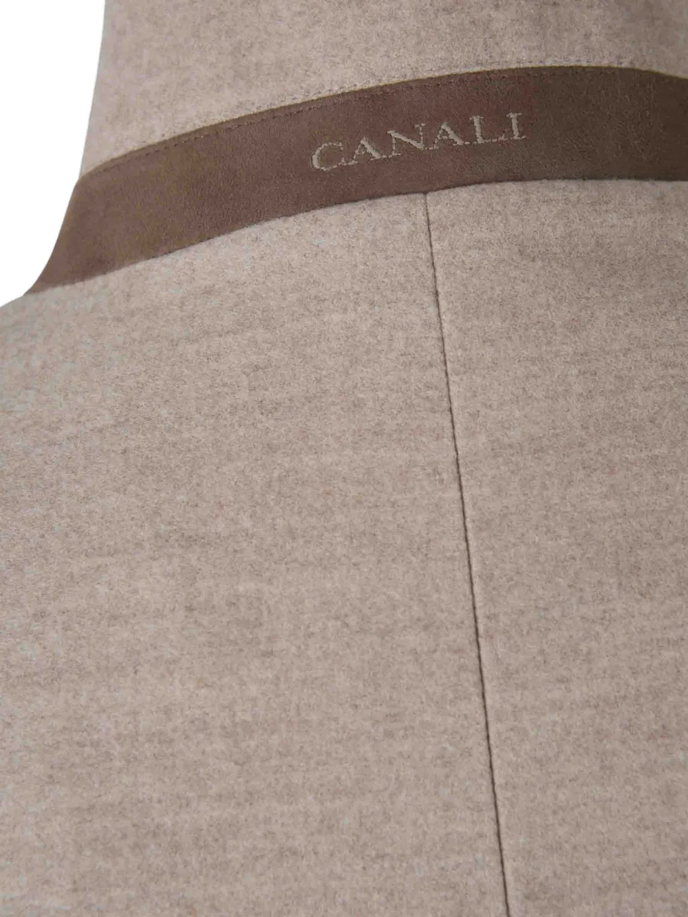 Canali Jack met opgestikte zak en hoge hals Beige