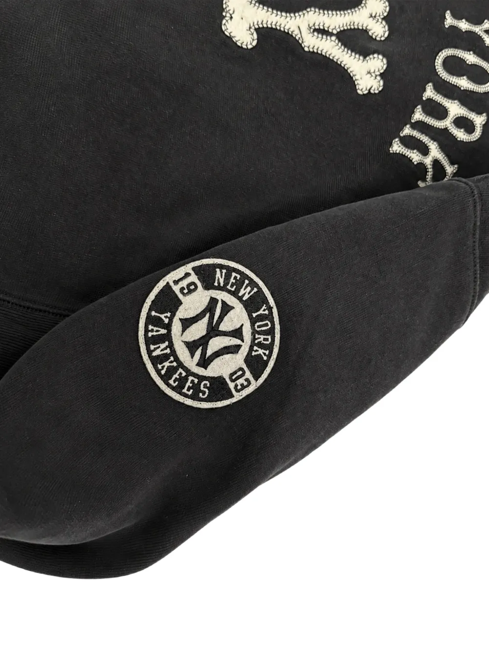 Champion x New York Yankees sweater met logo-patch Zwart