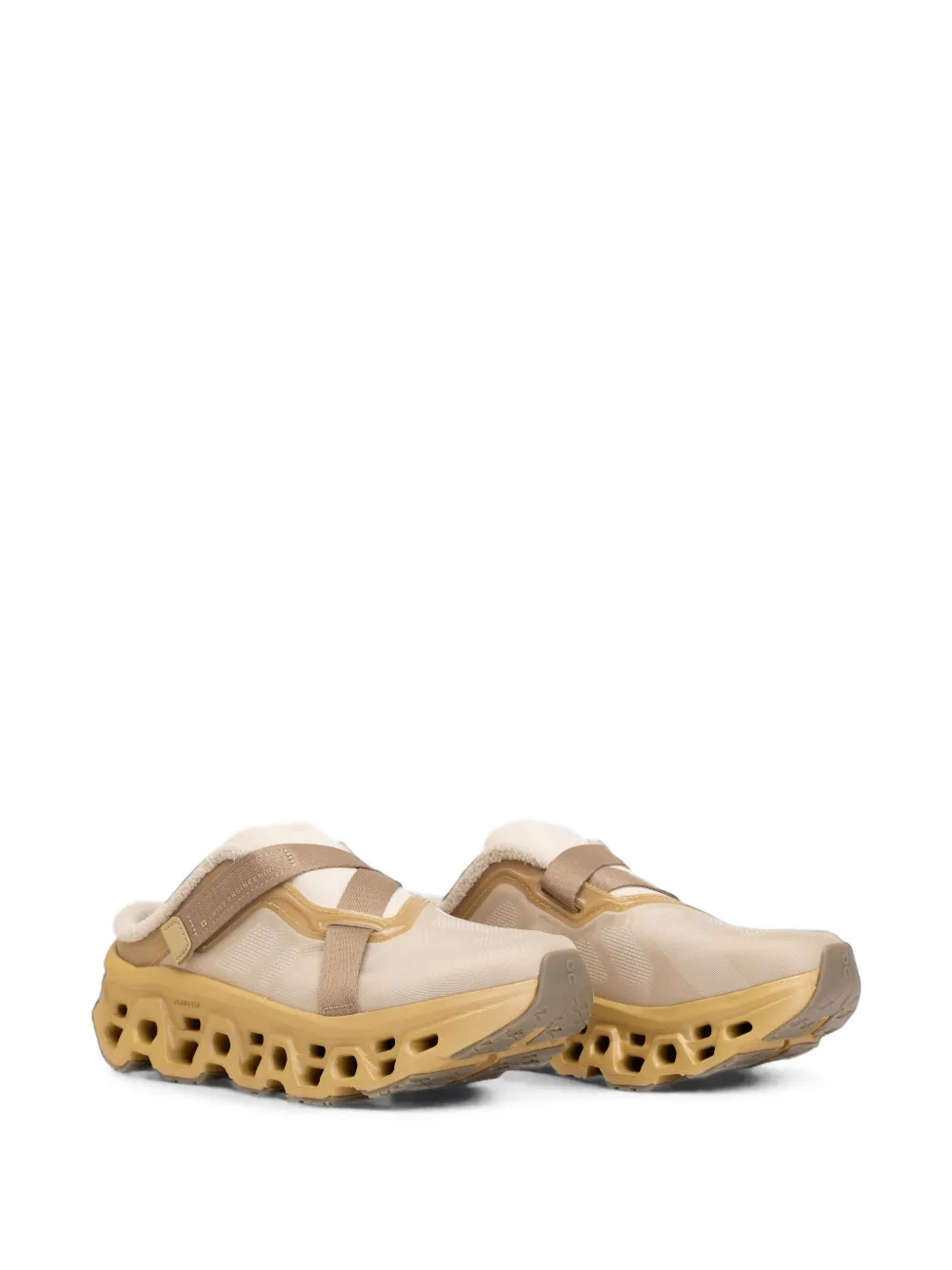 On Cloudm ster 3 Mules Beige