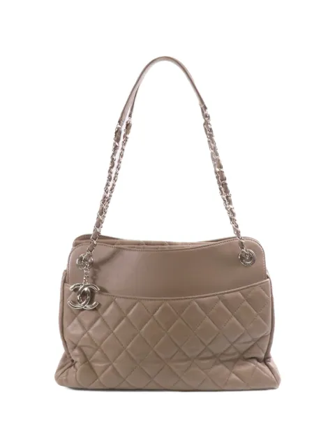 CHANEL Pre-Owned tote capitonada de piel con cadena