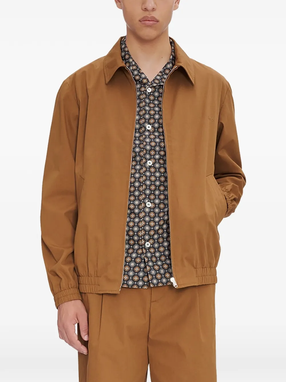 A.P.C. Gilbert jack met geborduurd logo en rits Bruin