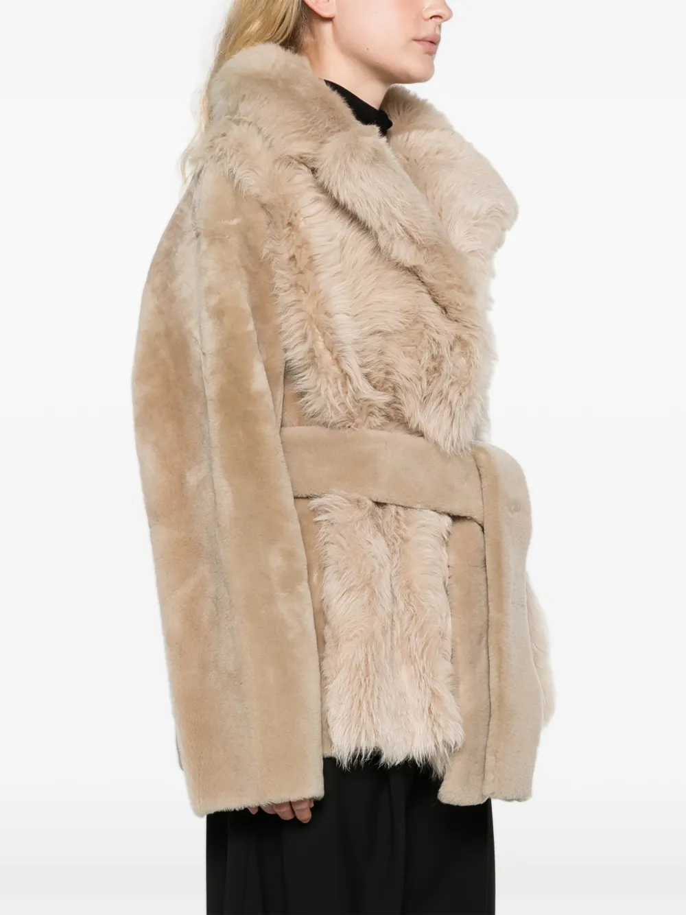 FENDI Lammy jas met ceintuur Beige