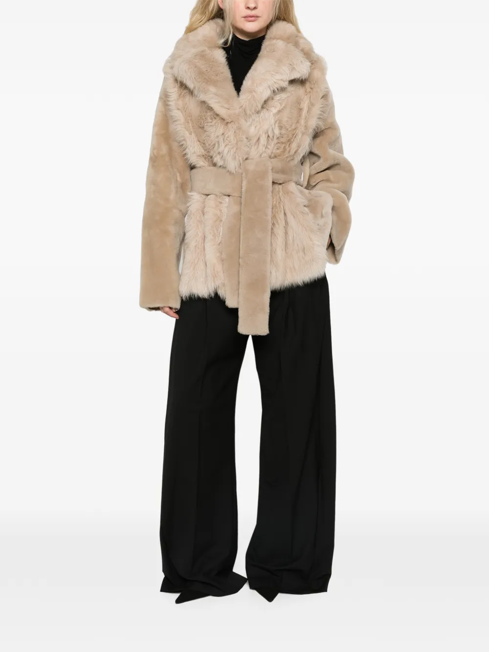 FENDI Lammy jas met ceintuur Beige