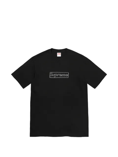 Supreme camiseta Kaws Chalk Logo
