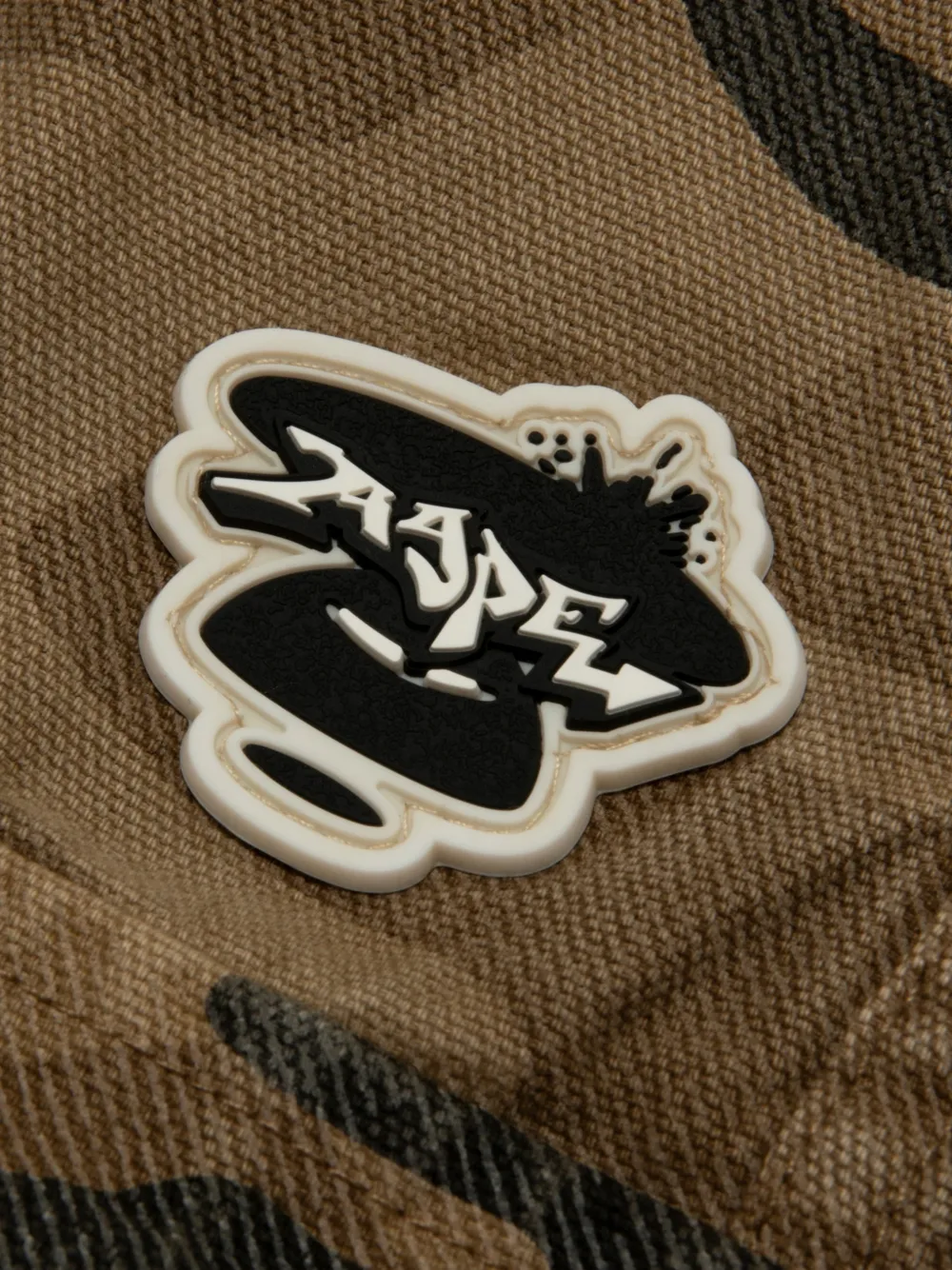 AAPE BY *A BATHING APE Camo cargo broek met logo-patch Beige
