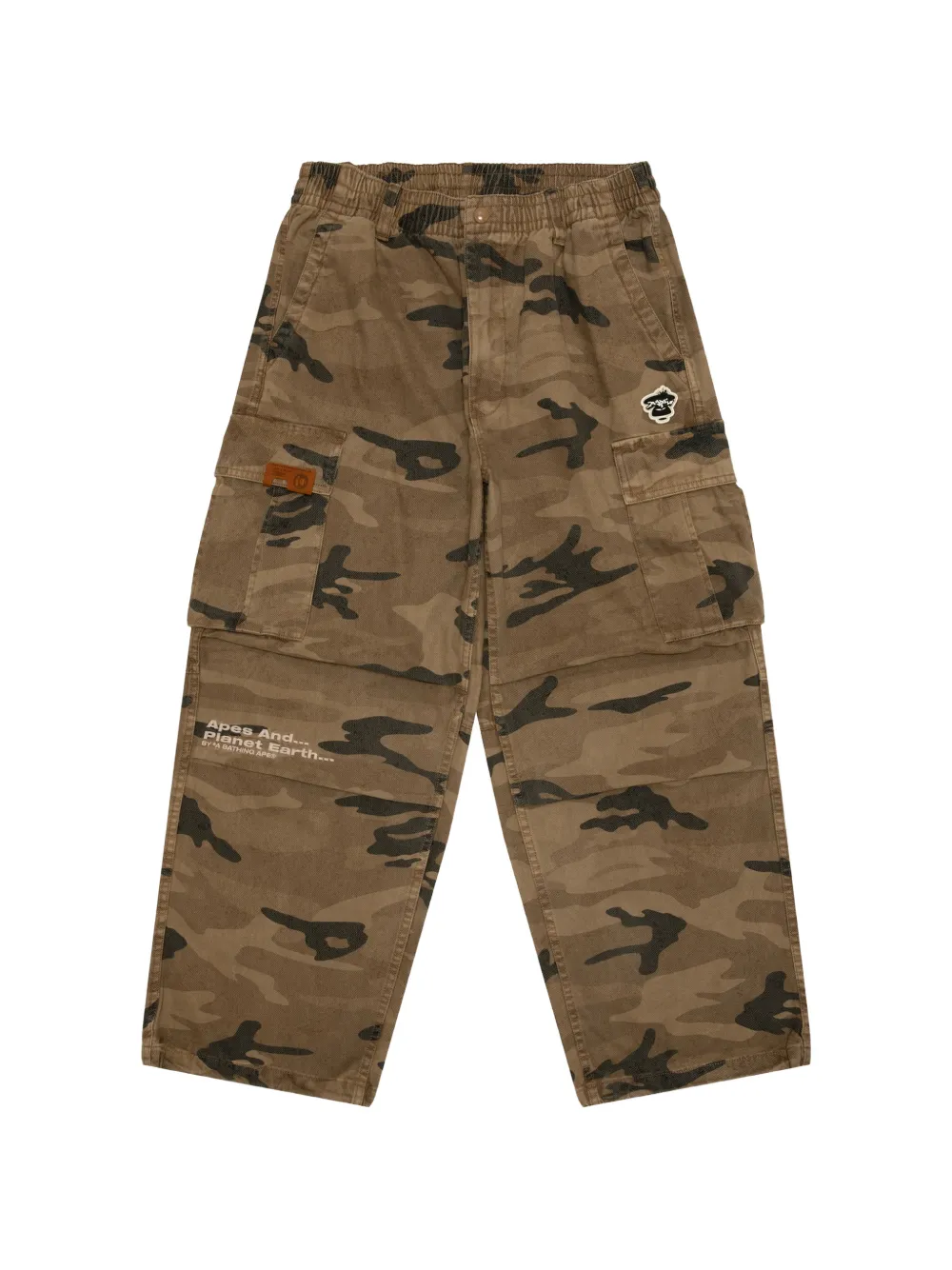 AAPE BY *A BATHING APE® Camo logo-patch cargo trousers - Toni neutri