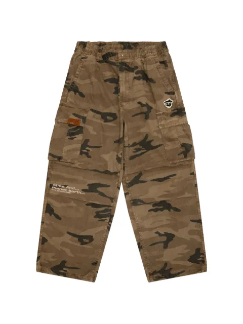 AAPE BY *A BATHING APE® pantalones cargo Camo con parche del logo