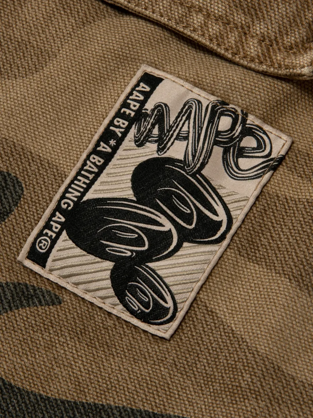 AAPE BY *A BATHING APE Camo cargo broek met logo-patch Beige