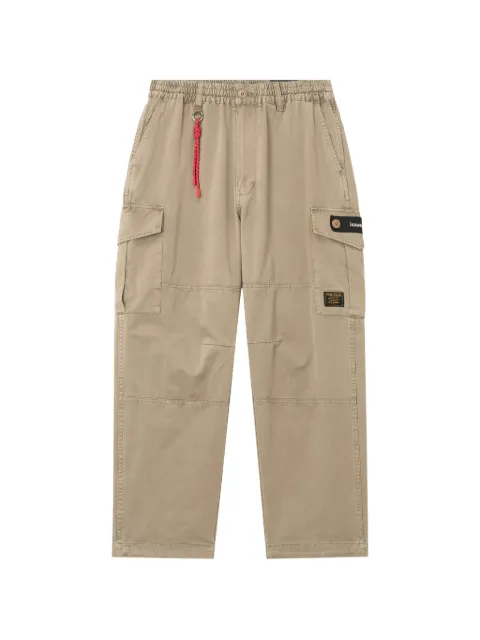 izzue logo-patch cargo pants