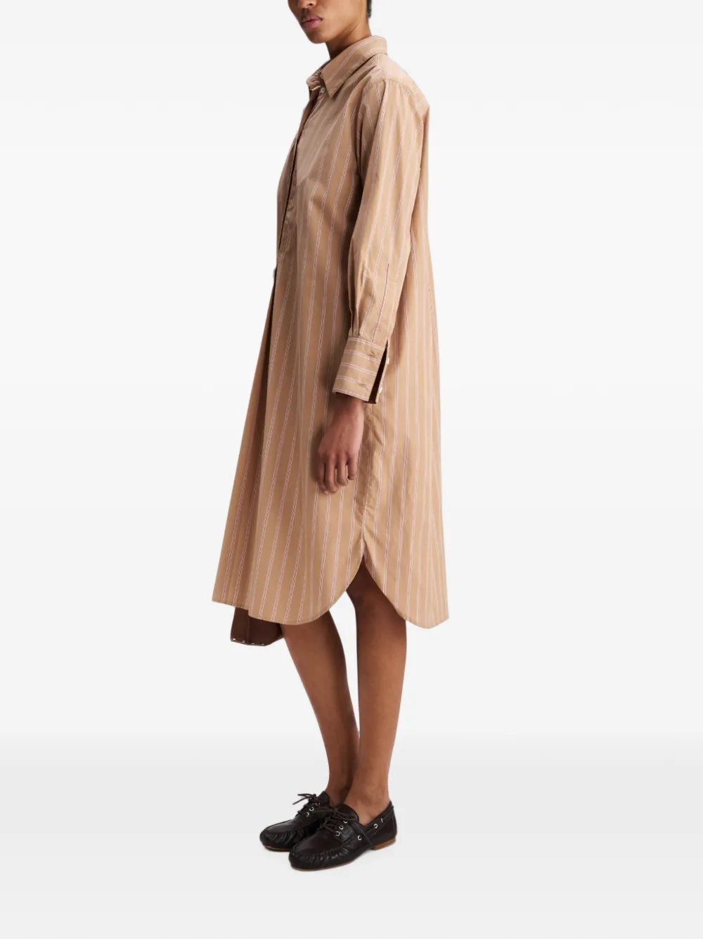 A.P.C. Gestreepte midi-blousejurk met ceintuur Beige