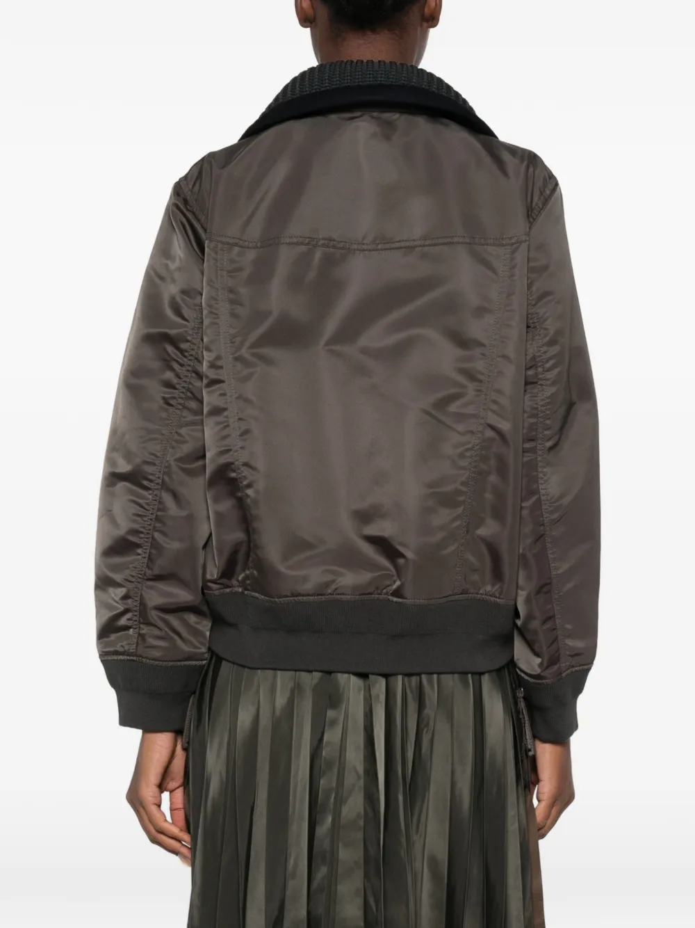 sacai Jack met gespkraag en vlakken Grijs