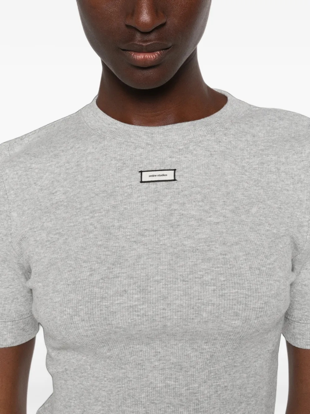 ENTIRE STUDIOS T-shirt met logopatch Grijs