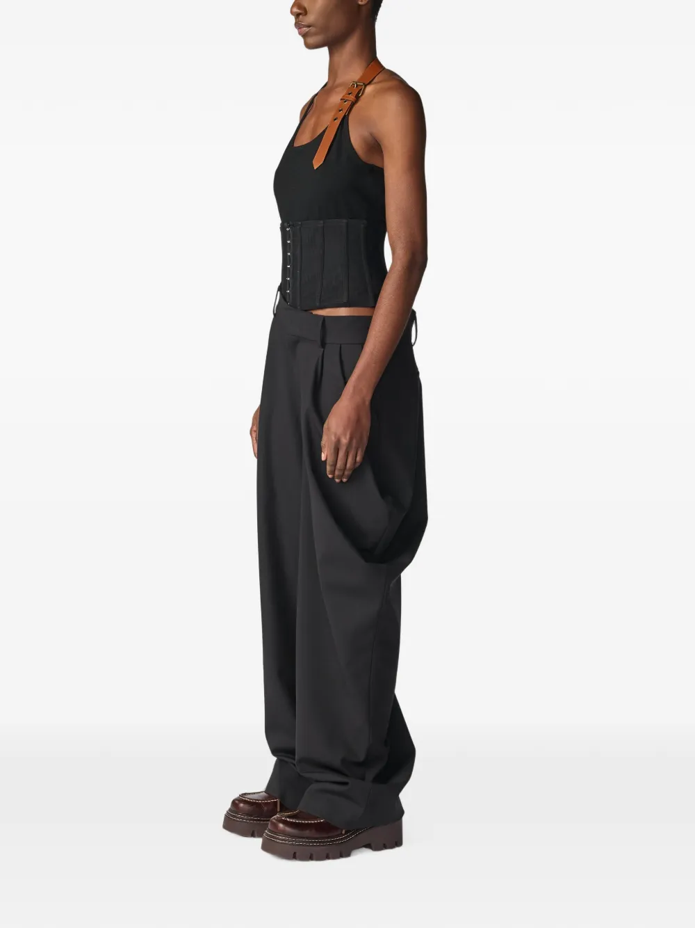Monse Top met halternek en riemdetail Zwart