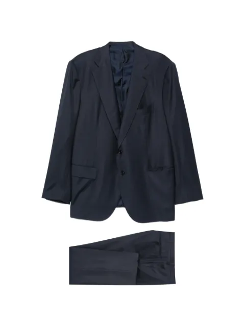 Cesare Attolini traje con botones