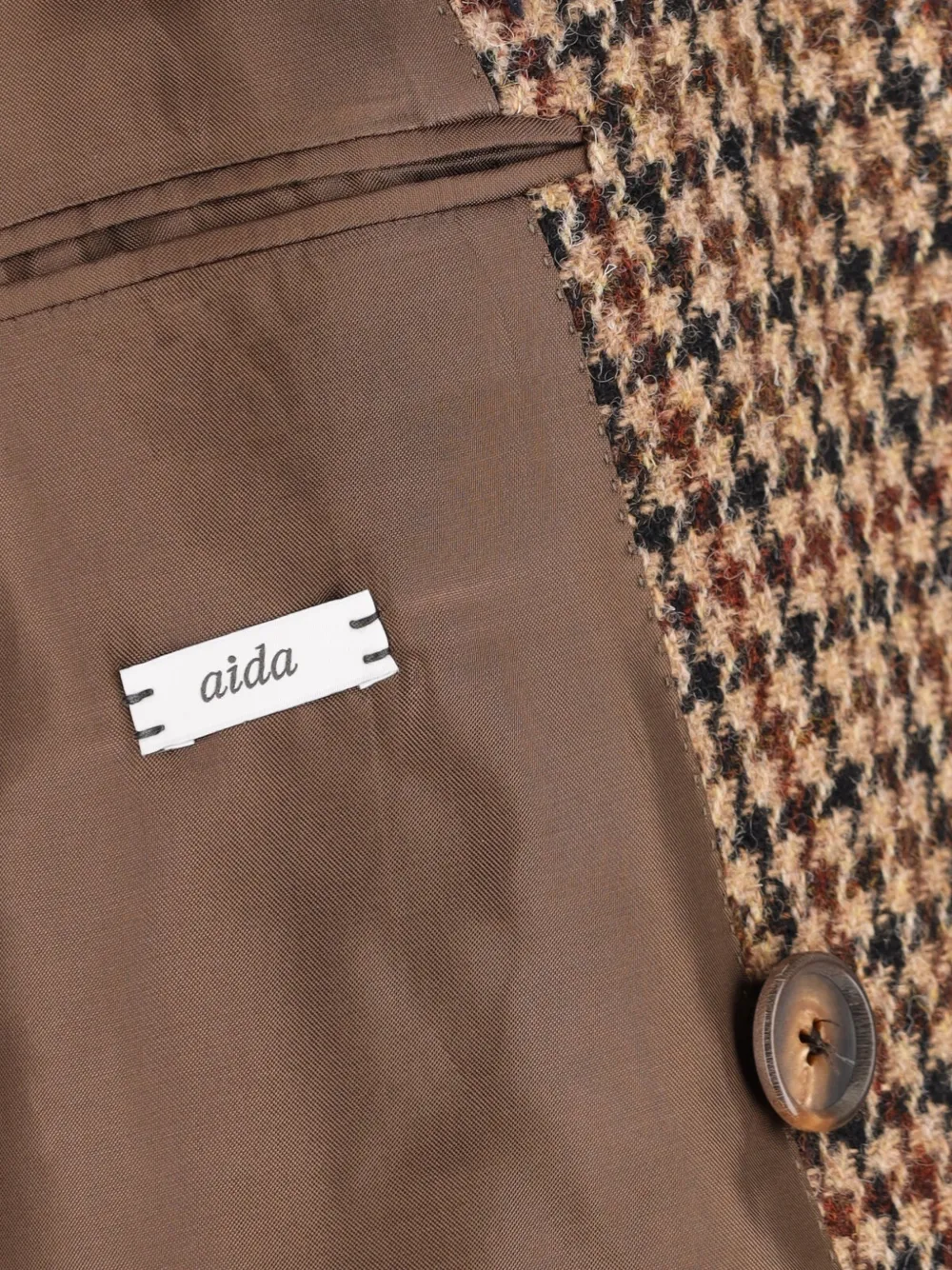 Caruso Wollen jas met dubbele rij knopen Beige