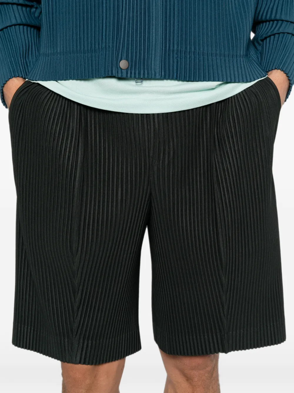 Homme Plissé Issey Miyake Monthly August shorts met plooien Grijs