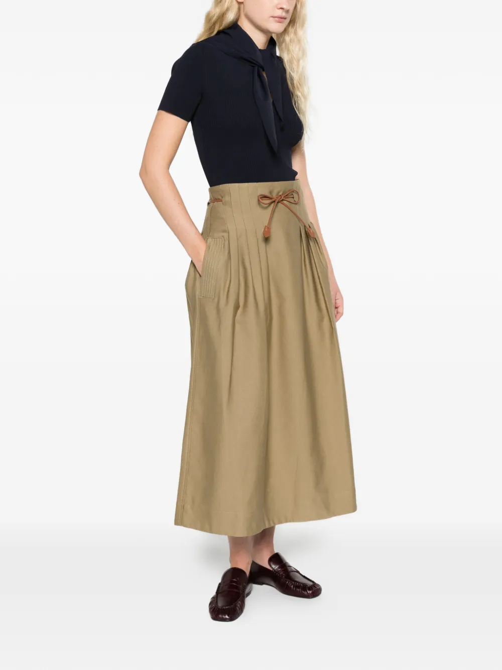 Max Mara Viscose crêpe trui met sjaaldetail Beige