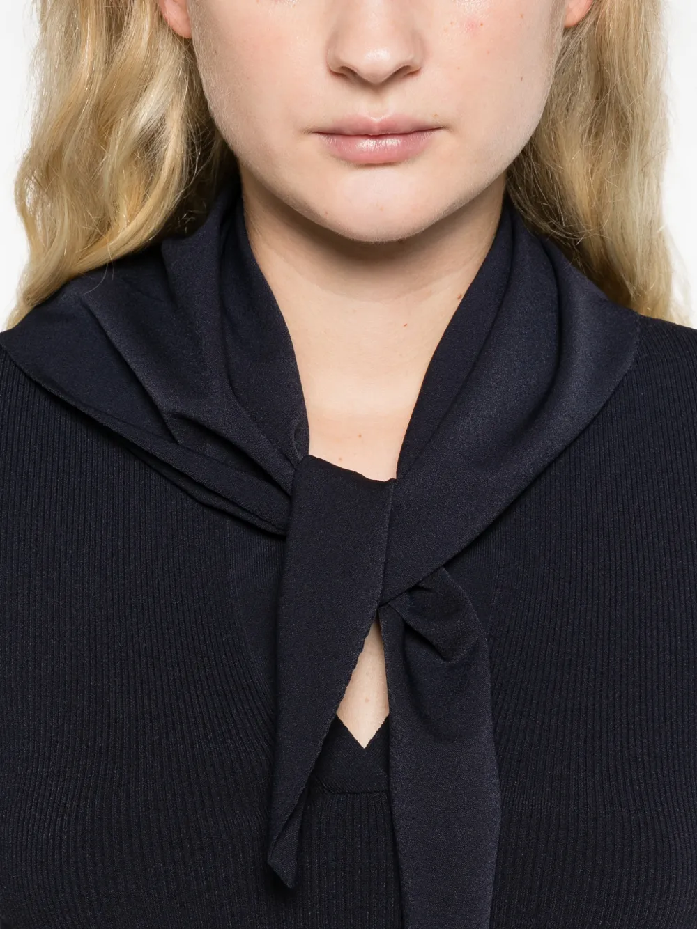 Max Mara Viscose crêpe trui met sjaaldetail Beige
